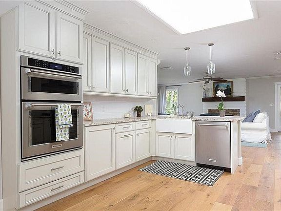 5th image of 711 Royal Palm Pl