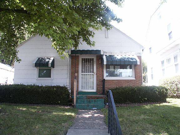 3rd image of 985 Fairwood Ave