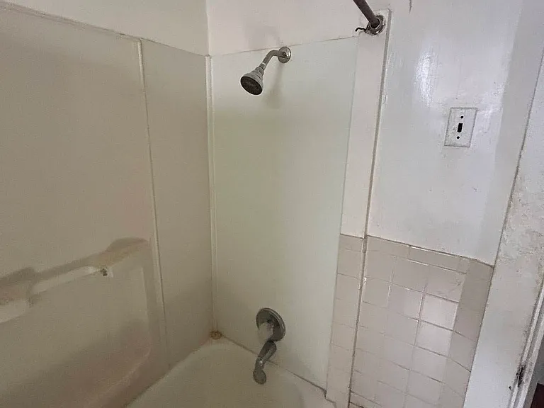 4890 Margaretta Ave — Photo 15