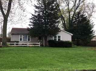 214 Douglas Rd, Batavia, IL 60510