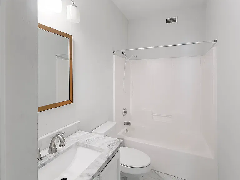 1 bed, 2407 sqft, $850 — Photo 2