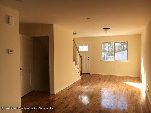 2nd image of 11 Irving Pl