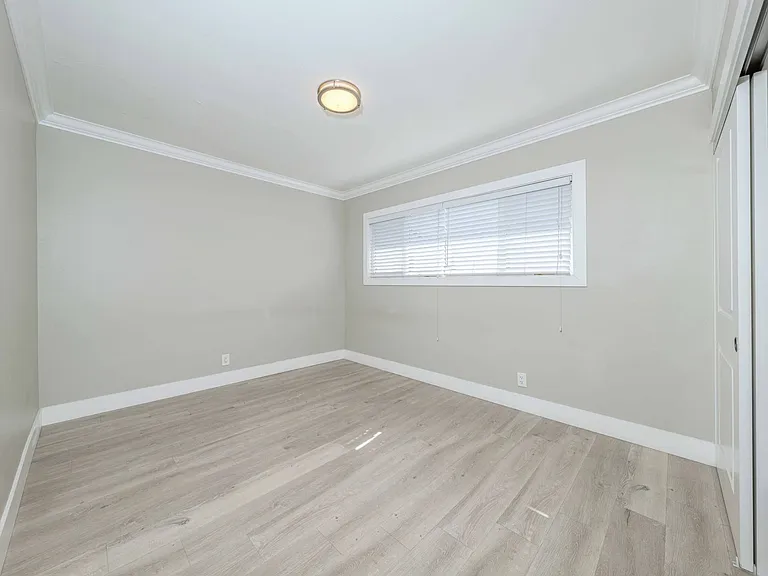 1817 E Morava Ave — Photo 20