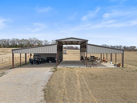 3rd image of 471 Red Bud Rd