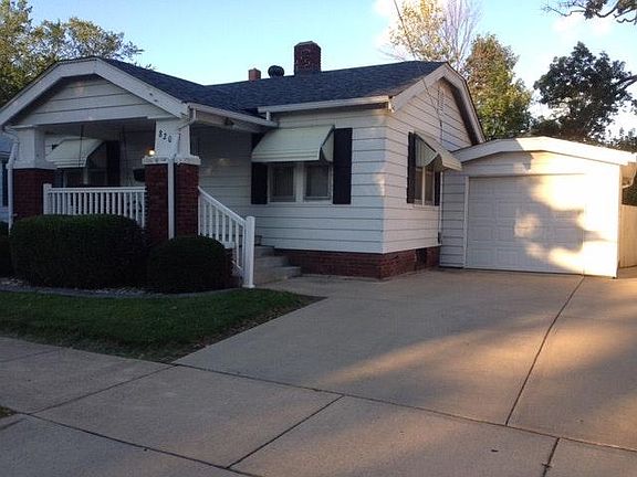 One-car garage with remote