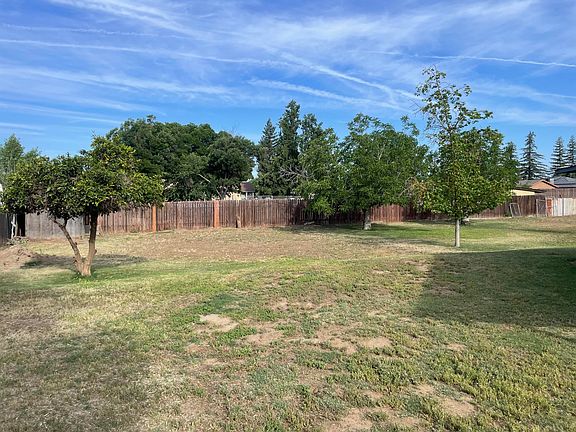 5th image of 374 W Ponderosa Street