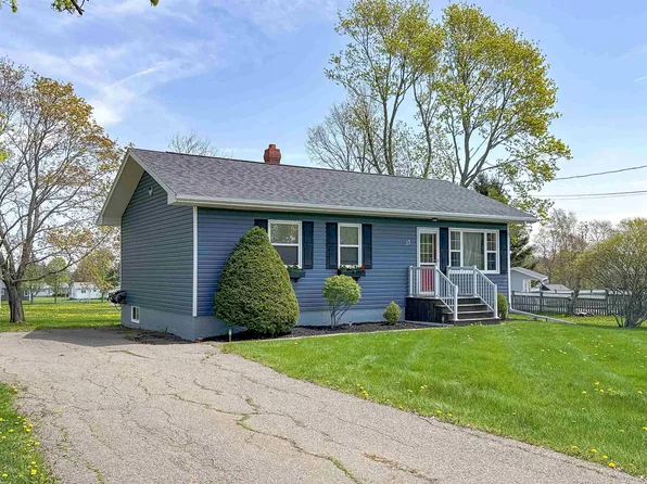 17 Poplar Ave, Charlottetown, PE C1A 6S8