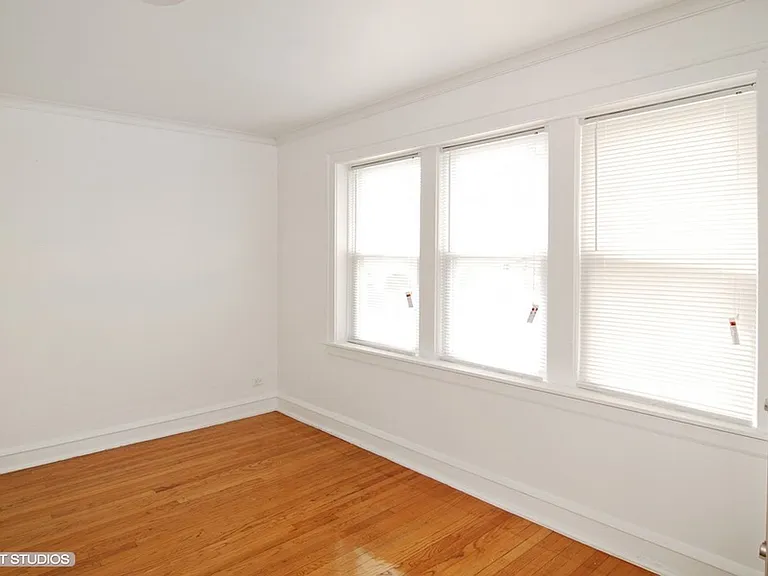 5800 W Iowa — Photo 16