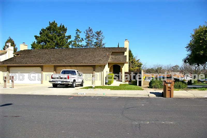 1341 Shaddick Dr photo 1