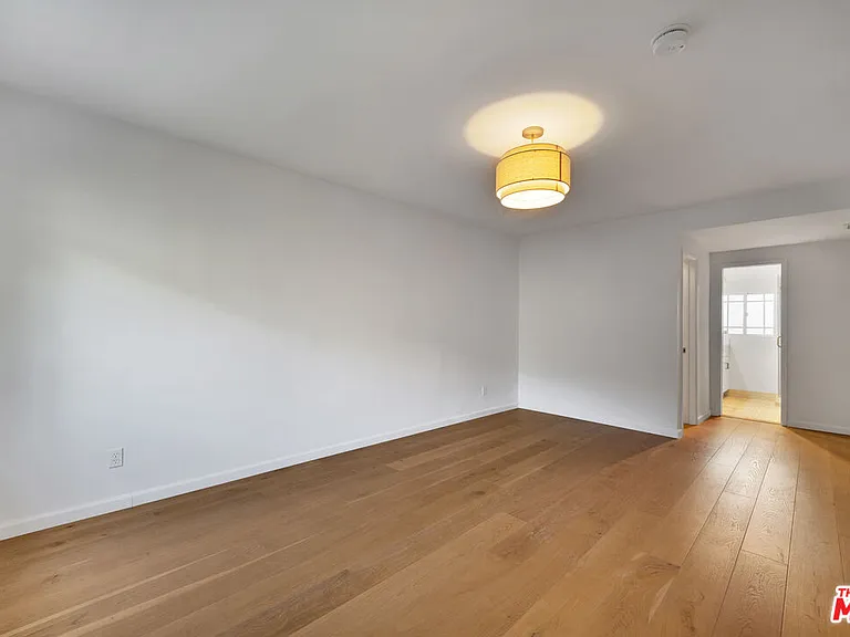 1758 Clear View Dr — Photo 26