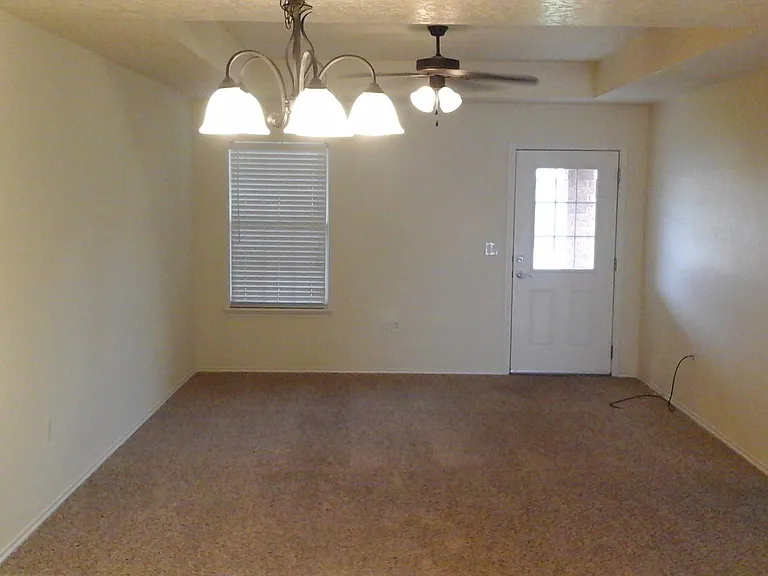 116 Limestone — Photo 9