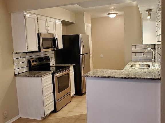3rd image of 1712 Hendrick Dr