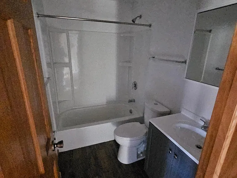1260 Oakview Dr #1 — Photo 11