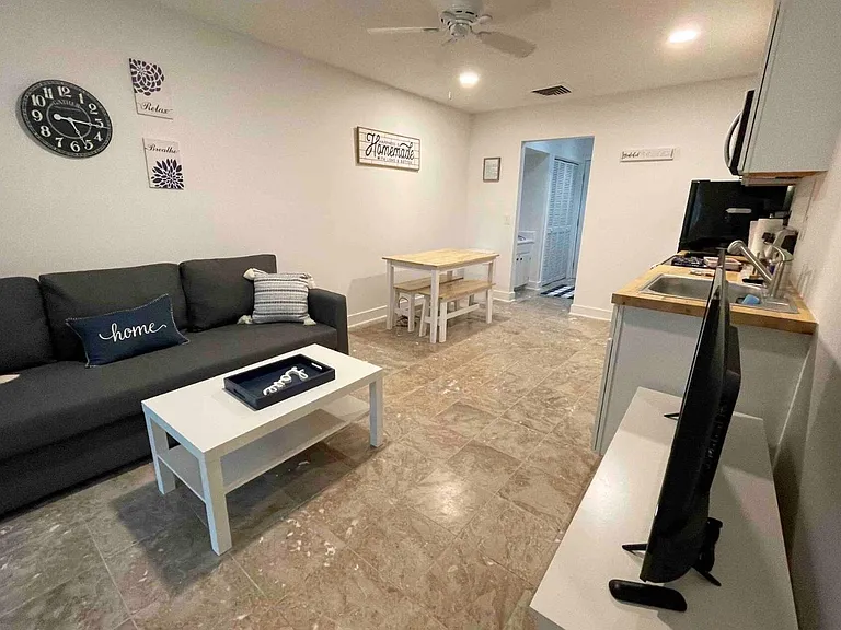 615 Executive Golf Villas #A — Photo 5