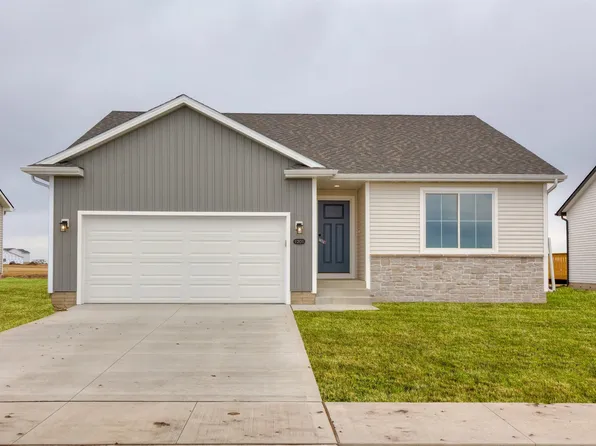 1201 Featherstone Ave NE, Bondurant, IA 50035
