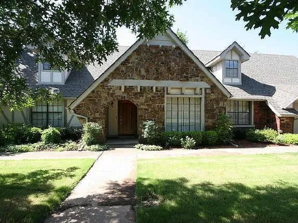 2702 E 72nd St, Tulsa, OK 74136