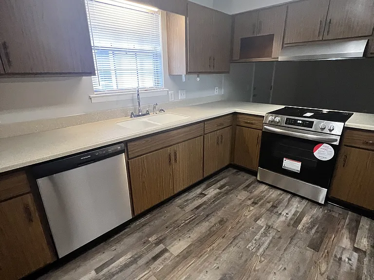 1103 Hickory St — Photo 10
