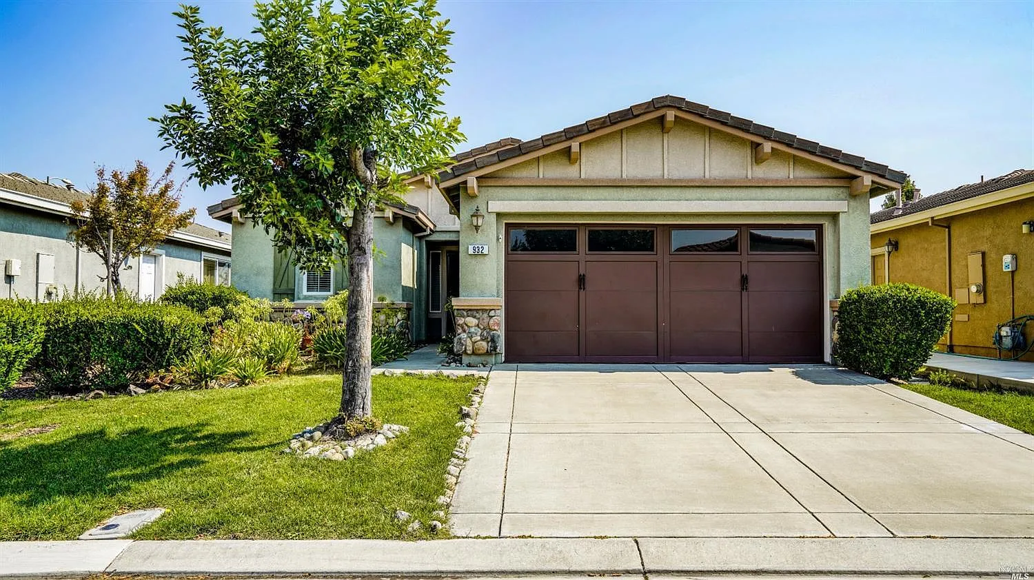 932 Diamante Dr photo 1