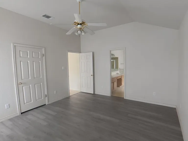 4908 Topsey Dr — Photo 5