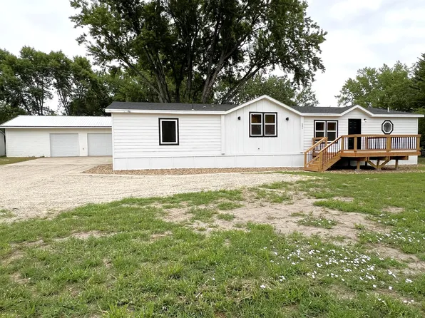 231 37th St S, Brookings, SD 57006