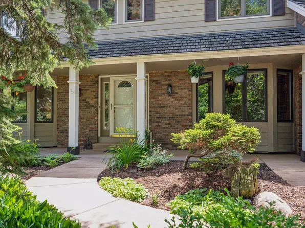 13525 Oak Hill Ct, Eden Prairie, MN 55346