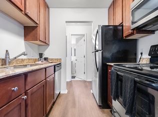 Uptown Square, Minneapolis, MN 55408