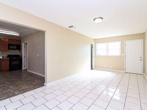 5th image of 239 Ardmore St