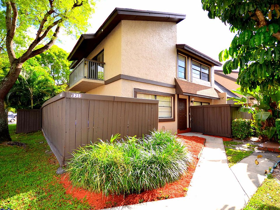 1st image of 2251 Bayberry Dr