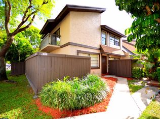 2251 Bayberry Dr, Pembroke Pines, FL 33024