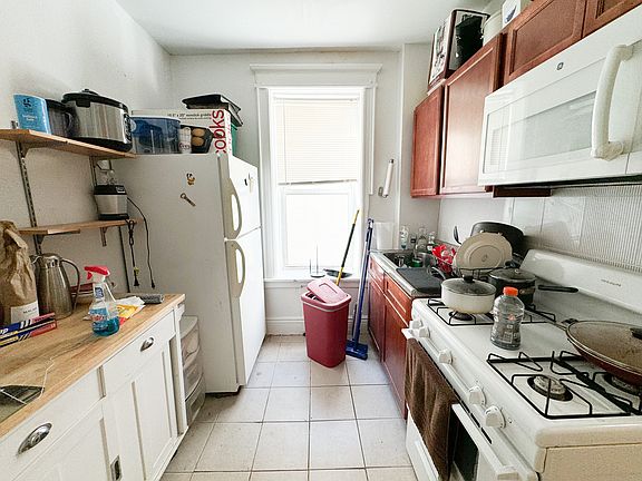 4th image of 34-11 37th St #2REAR