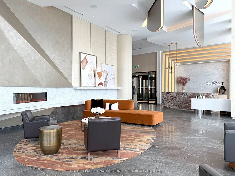 858 Dupont St #Penthouse 33 — Photo 2