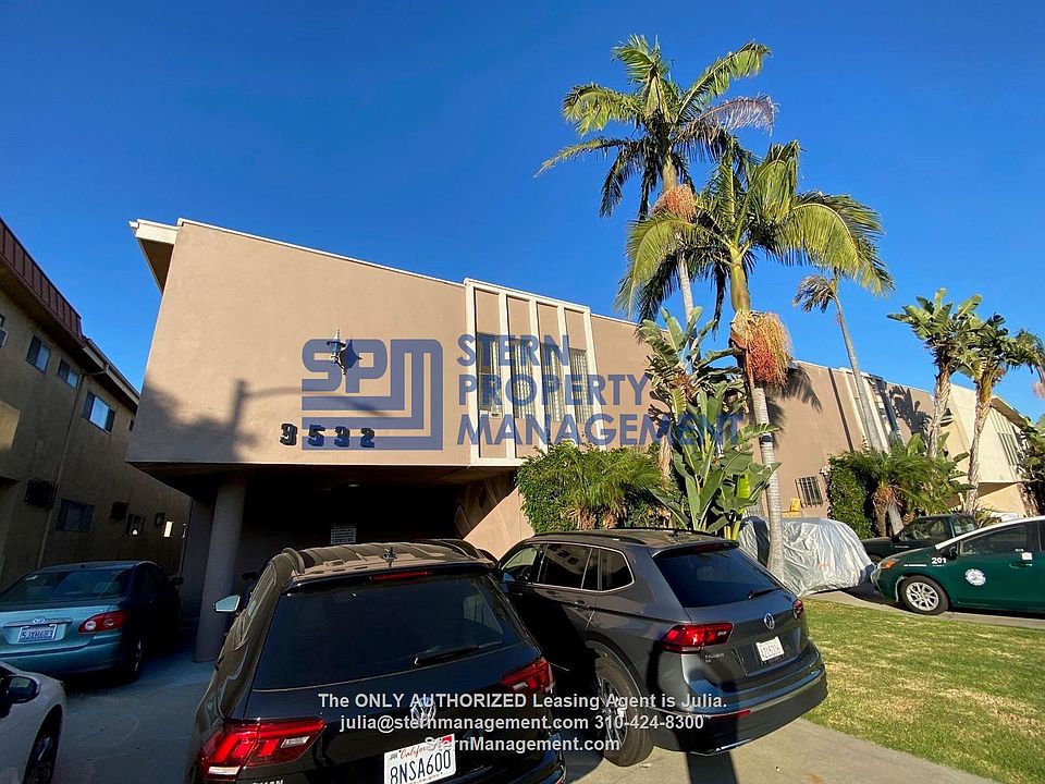 2nd image of 3532 Mentone Ave APT 4