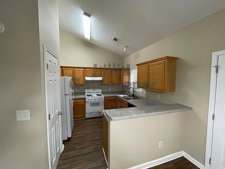 10564 Village Lndg — Photo 3