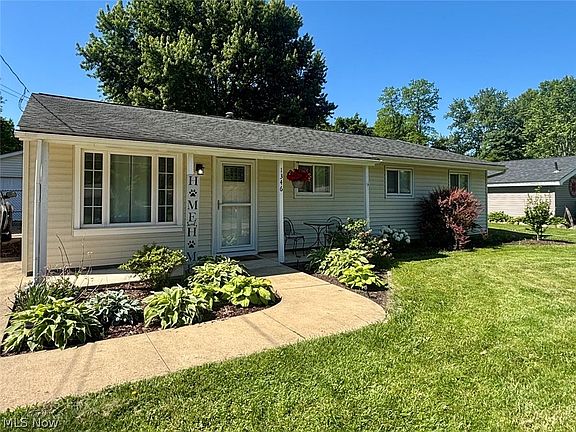 2nd image of 1346 Arcadia Rd