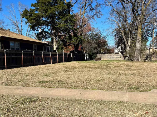 120 W Ellsworth Ave, Salina, KS 67401