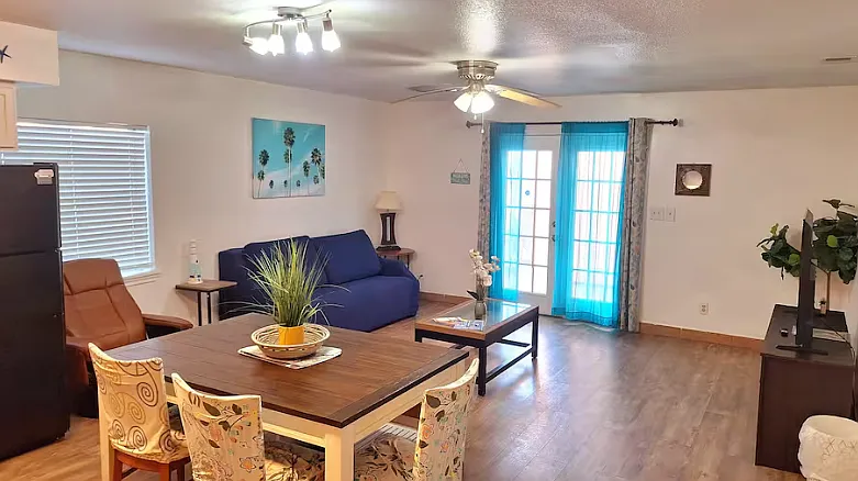 2 bed, 780 sqft, $2,849 — Photo 3
