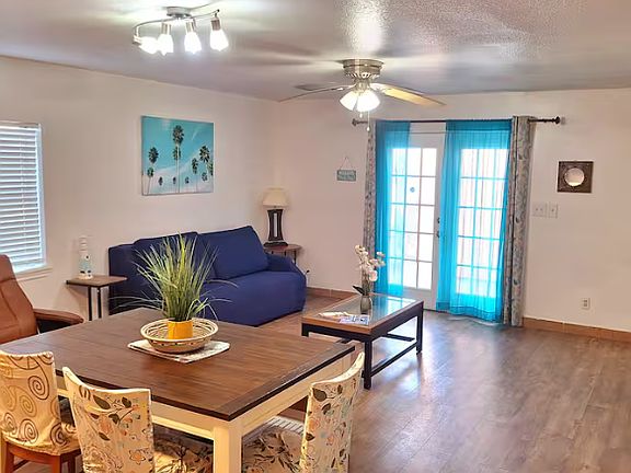 3rd image of 201 W Hibiscus St #B