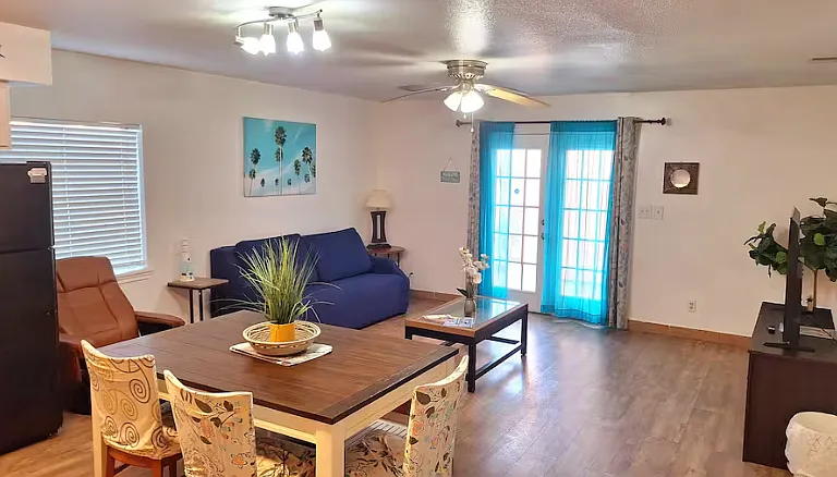 201 W Hibiscus St #B — Photo 3