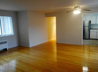 1512 W Farwell Ave APT 3C, Chicago, IL 60626
