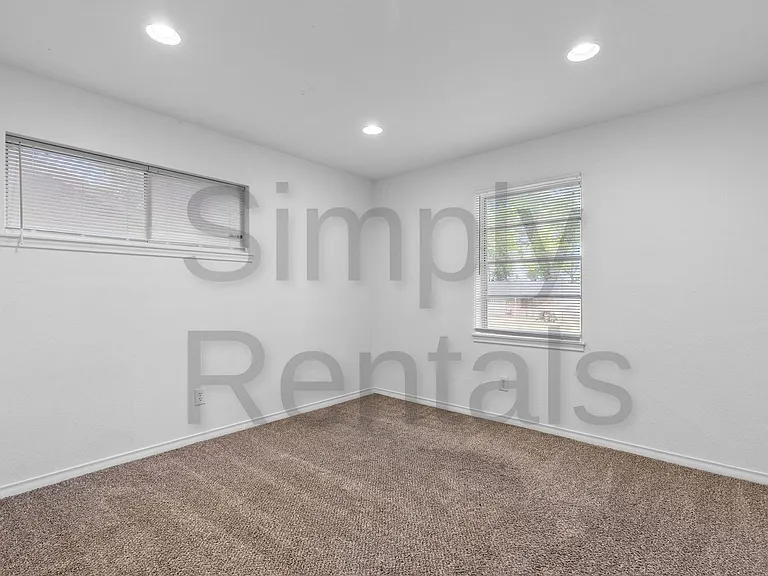 705 Plano St — Photo 30