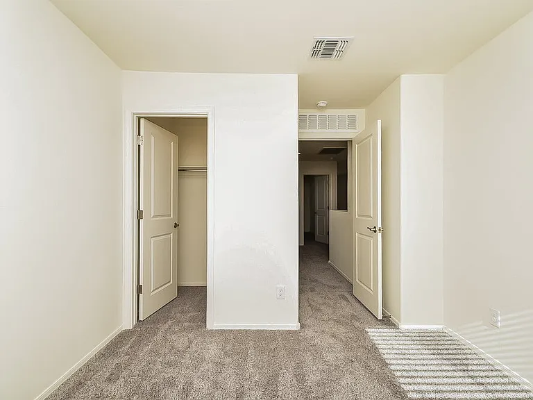 10685 W Harrigan Dr — Photo 13