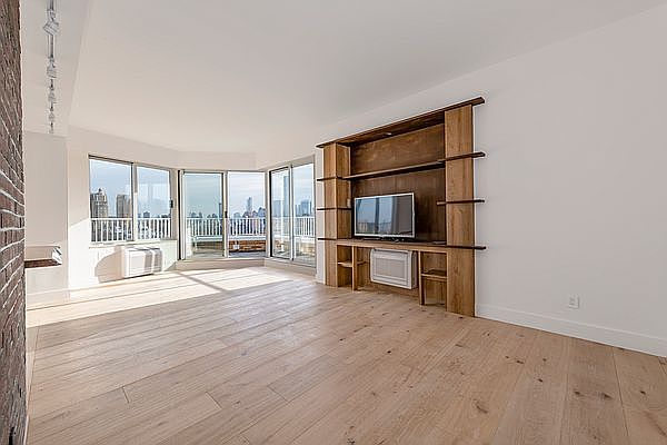1st image of 201 W 72nd St Ph 1A