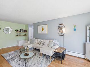 908 9th Ave S APT 7, Hopkins, MN 55343