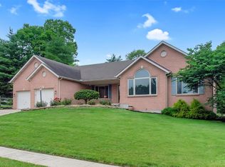 7075 Ashwood Knolls Dr, Hamilton, OH 45011