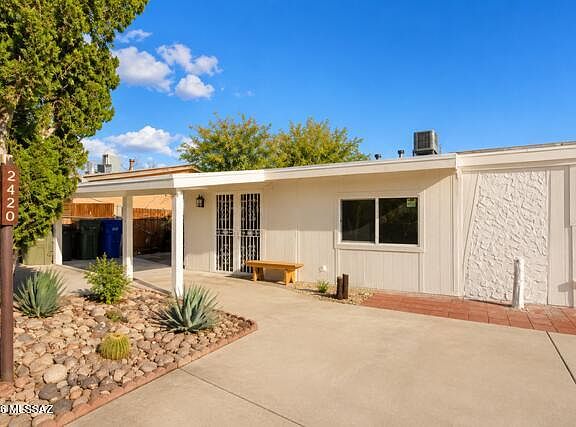 4th image of 825 W Oahu Ln