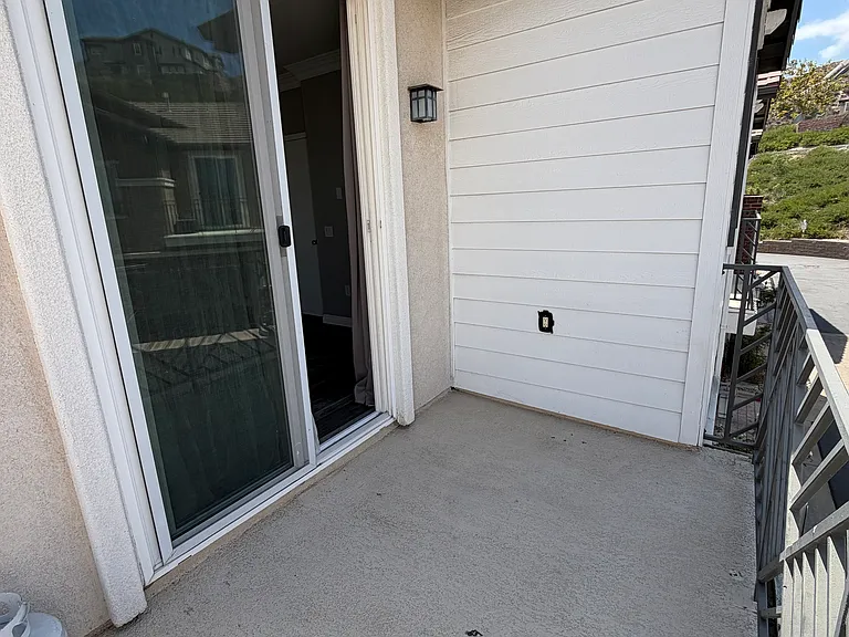 Second private balcony perfect for barbecuing or relaxing.