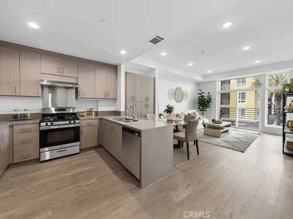 168 S Monterey St #205, Alhambra, CA 91801