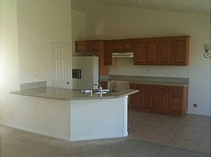 2nd image of 2758 Delmar Ave