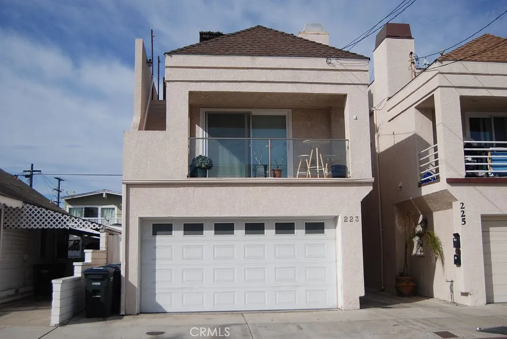 Building Photo - 223 20th St