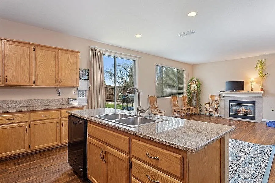 8717 Elfin Ct — Photo 2